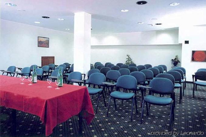 Dropiluc Hotel Druento Instalações foto
